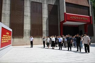 Hoàng Kiện Tường: Đội Trung Quốc bị hack một quả bóng, đối phương trốn một thẻ đỏ VAR trở thành ô dù đen
